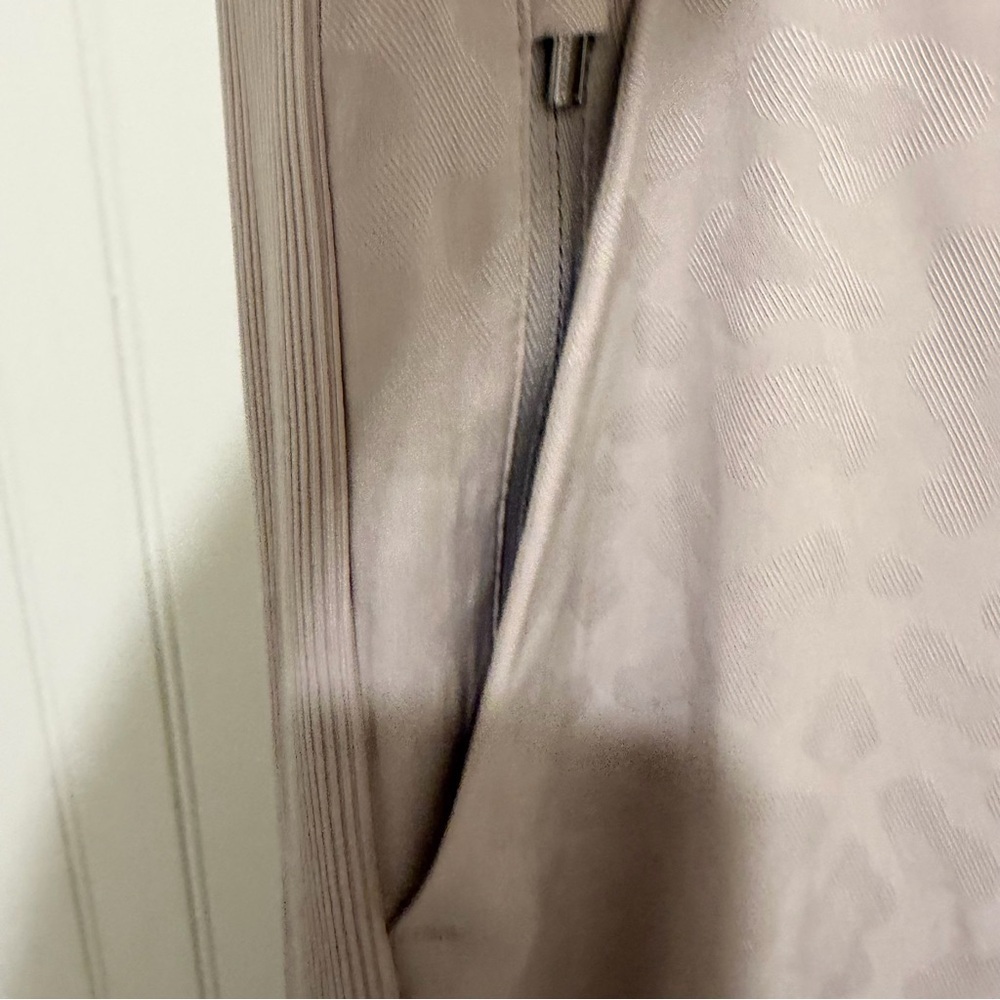 Athleta Brooklyn Textured Jogger in Cream Leopard 14 - Picture 3 of 8